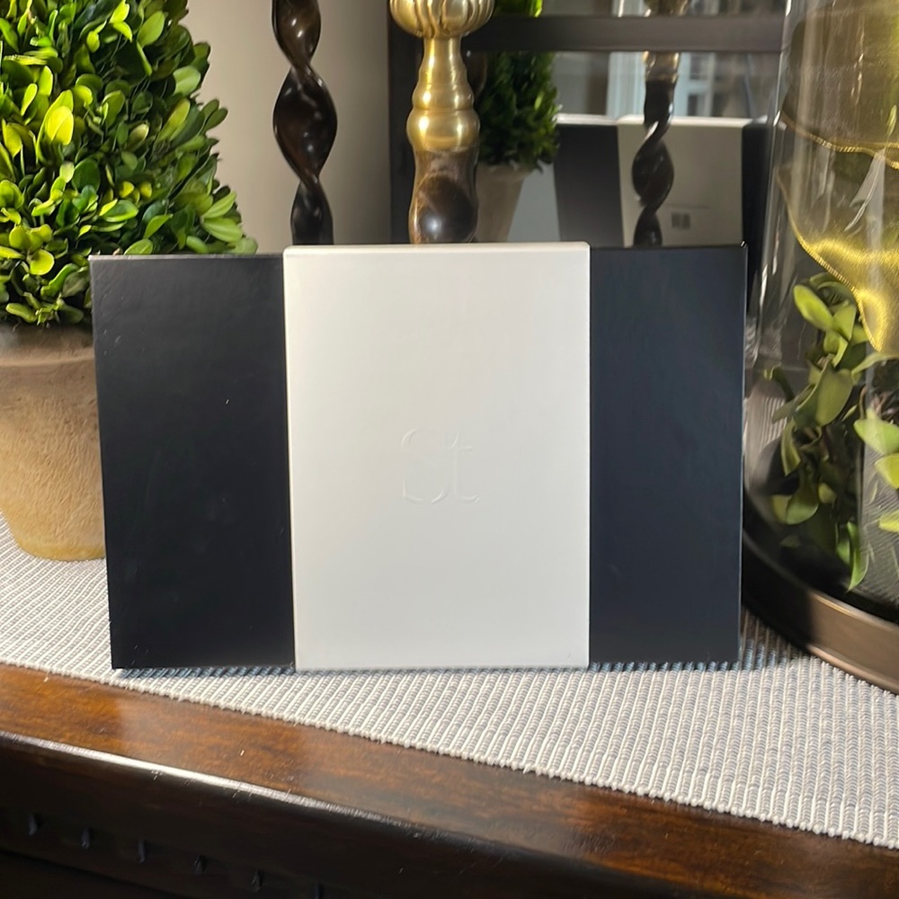 SEINT Black Palette ~ 9 1/2 x 6 1/2